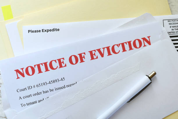 istock Eviction Notice for a house or apartment 2204779401