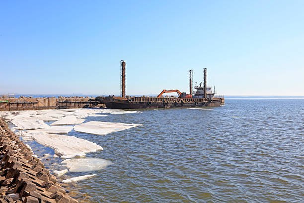 istock carrier and residual ice 2204891120
