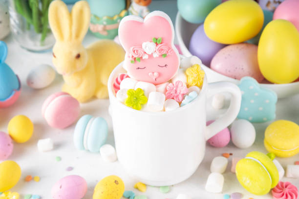 istock Easter holiday hot chocolate with marshmallow bunny rabbits 2204925119