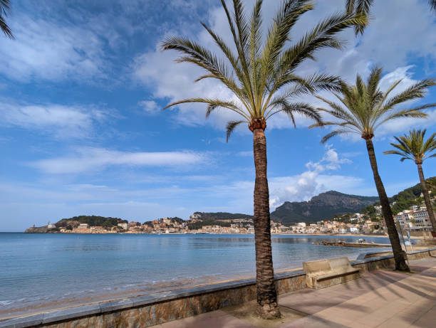 istock Platja de Port de soller, beach, Port de Soller, Mallorca, Balearic islands, Spain 2205016825