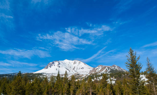istock Snow Top Mountain, Lassen Volcanic National Park 2205023807