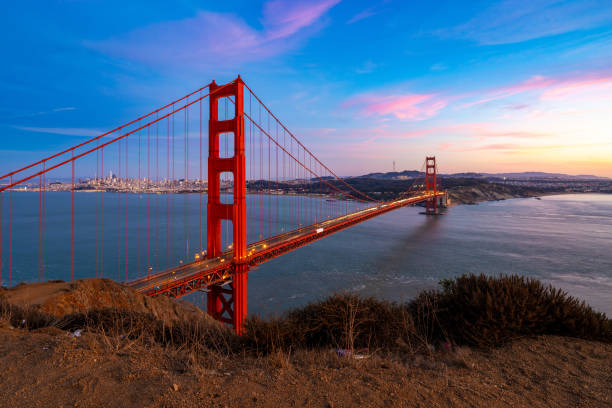 istock Golden Gate Bridge San Francisco Sunset View 2205024730
