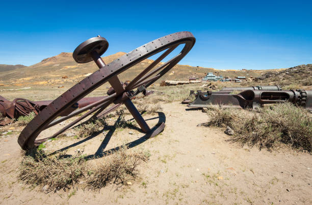 istock Wagon Wheel at Bodie State Historic Park 2205035314