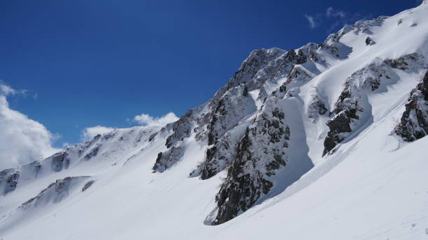 istock Mt. Kiso-Komagatake, Senjojiki Cirque 2205051143