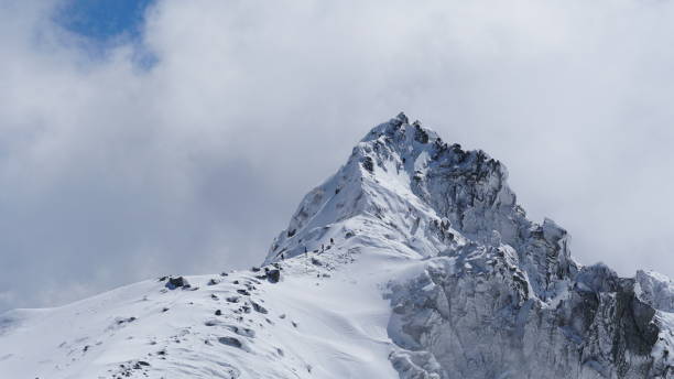 istock Mt. Kiso-Komagatake, Senjojiki Cirque 2205051670