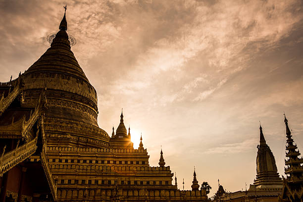 istock Sunset at Shwezigon Pagoda 2205086541