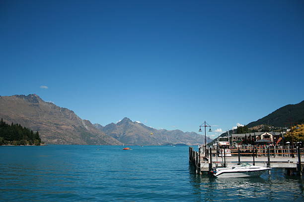 istock Lake Wakatipu, Queenstown 2205198204