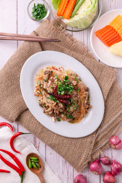 Spicy noodle salad with minced pork