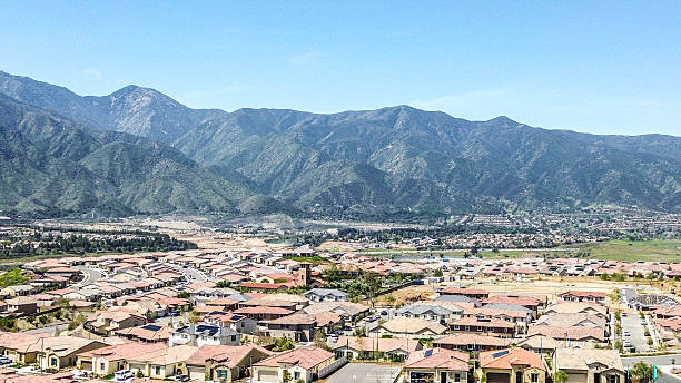 istock California Neighborhood 2205308690