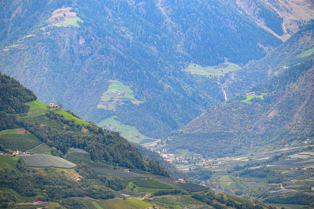 istock South Italien Valley 2205384274