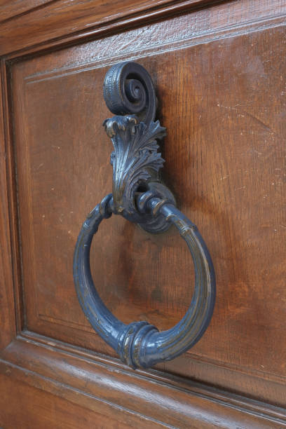 istock Paris Building Doors 2205408495