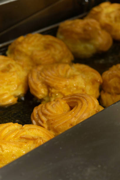 Preparation of fried zeppole