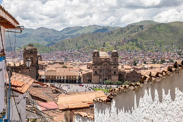 istock Street View of Cusco with Scenic Mountain Backdrop 2205693523