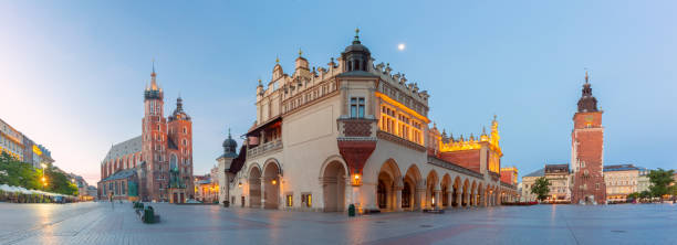 istock Main Square with Cloth Hall and St. Mary's Basilica in Krakow, Poland 2205947035