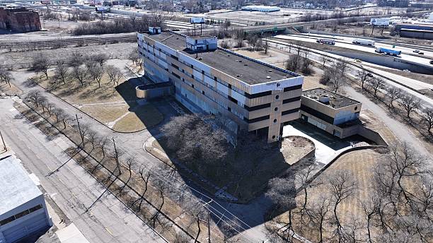istock Southwest Detroit Hospital 2206068228