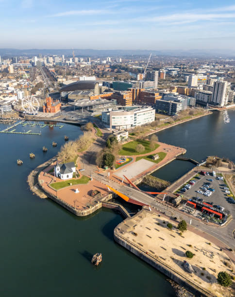 istock Harbour Drive and bridge in Cardiff Bay 2206199710