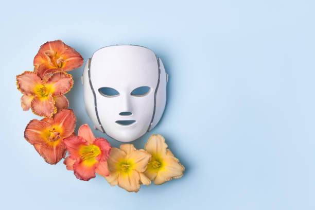 istock LED facial mask 2206229001