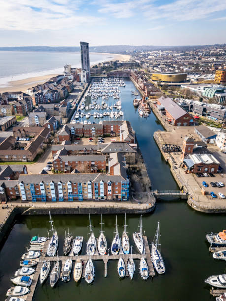 istock Tawe Basin Marina in Swansea 2206230215