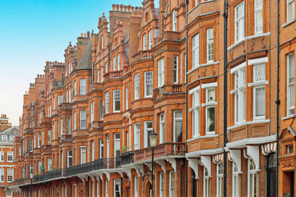 istock Chelsea Architecture - London 2206261179