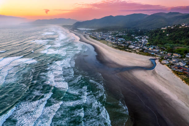 istock Rockaway Beach Oregon Sunset Seascape View 2206291013