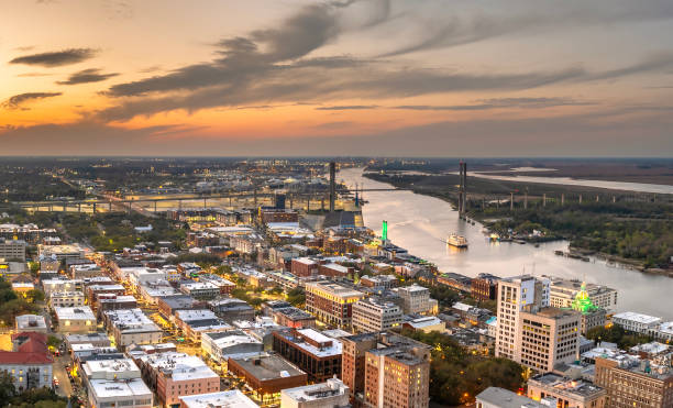 istock Savannah, Georgia. Waterfront American architecture with illuminated streets and historical buildings 2206312170