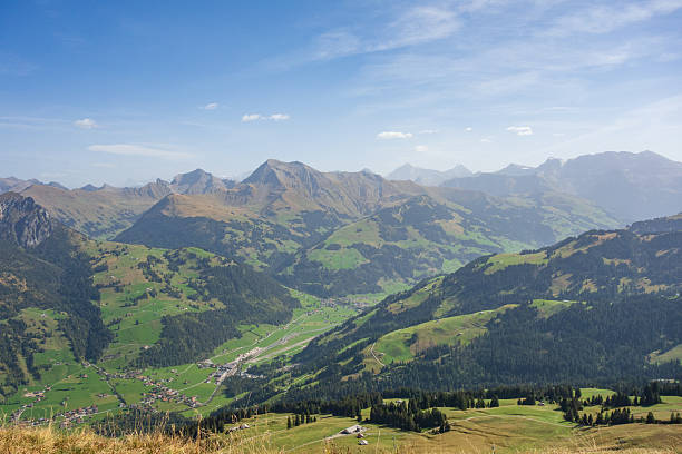 Herbstliche Landschaft in den Schweizer Alpen