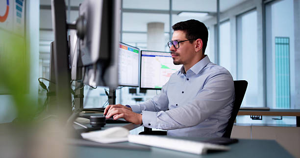 istock Kanban Project Management Software On Laptop 2206885001