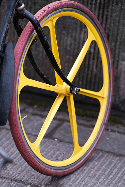 Bicycle wheel with six spokes