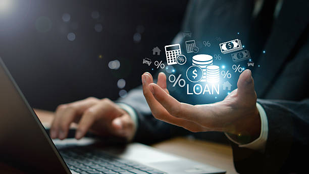 Personal Loan Assessment and Loans concept. Financial loan agreement, Personal or business loans through online services between lenders and borrowers. Person using laptop laptop with loan icon. evaluación de préstamos personales y concepto de préstamos. contrato de préstamo financiero, préstamos personales o comerciales a través de servicios en línea entre prestamistas y prestatarios. persona que usa computadora portátil portátil con ico