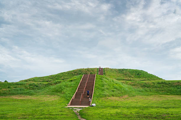 istock Stairs up Cahokia Mounds State Historic Site 2206966921