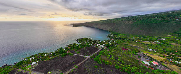 istock Emerald Coast of Hawaii 2207002096