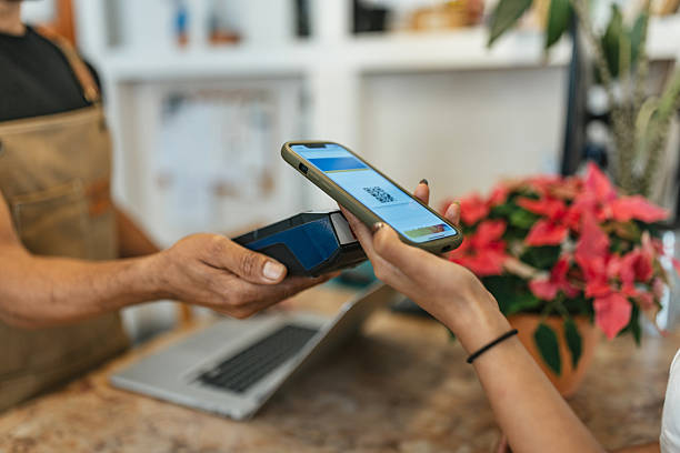 istock Contactless Payment Experience in a Flower Shop 2207017575