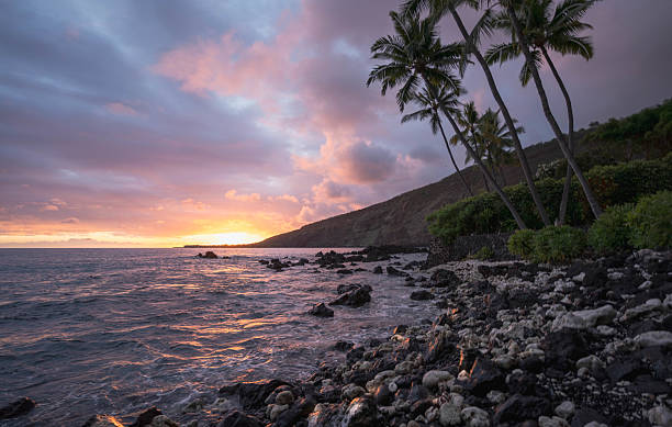 istock Hawaiian Sunset Serenity 2207074417