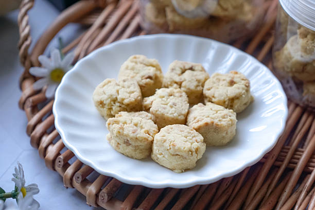 istock Almond Sugee Melting Cookies 2207112945