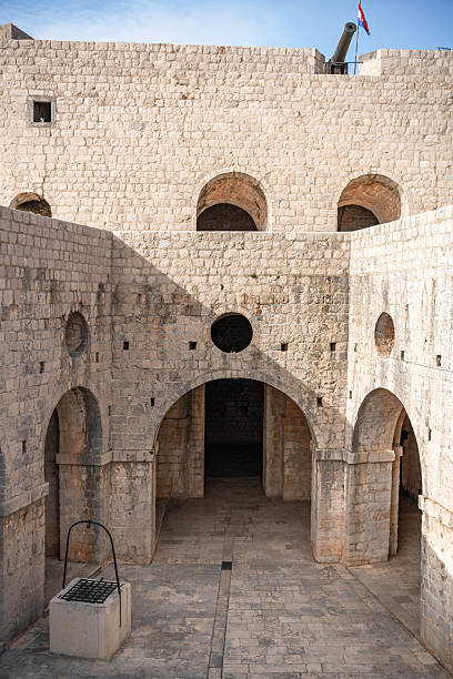 istock Dubrovnik, fort Lovrijenac 2207356881