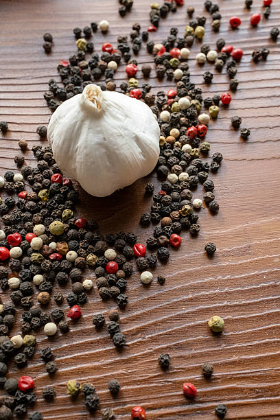 garlic and black pepper grains