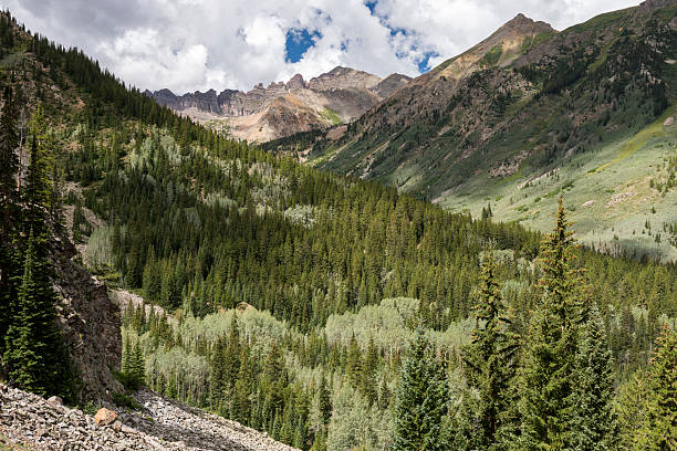 istock 14,272 foot Castle Peak rises above the Castle Valley. 2207698930