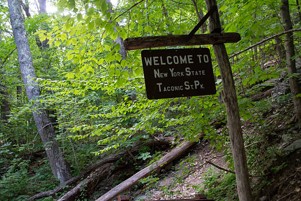 istock “Welcome to New York State Taconic State Park” Sign 2207846134