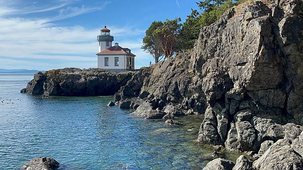 istock Lime Kiln Lighthouse, Lime Kiln Point State Park 2207891521