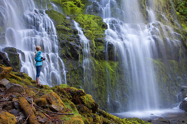 istock Oregon falls , female tourist 2207917787