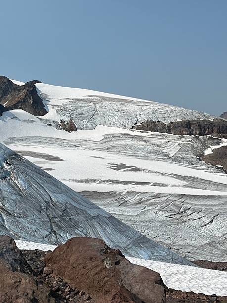 istock Sholes Glacier on the flanks of Mount Baker 2208042124