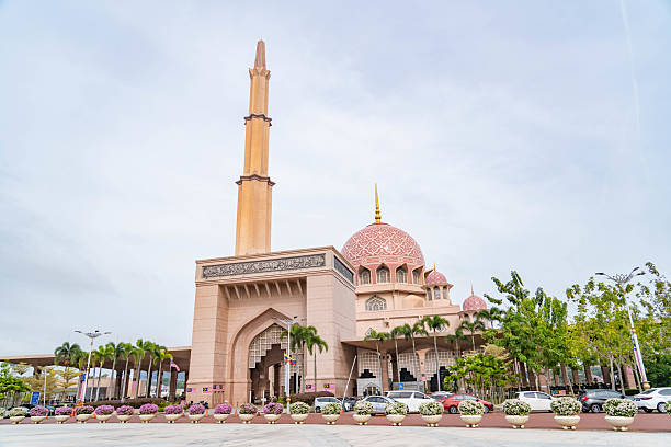 istock Pink Mosque at Putrajaya 2208120958