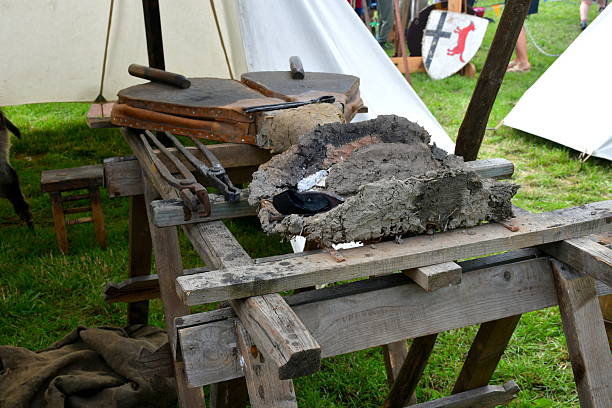 Bolt Rack Medieval 30+ Medieval Weapon Rack fotos de stock, imagens e fotos royalty-free ...