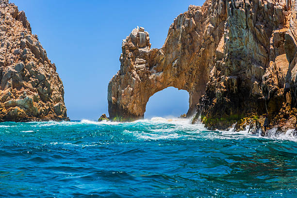 istock The Arch of Cabo San Lucas 2208171916