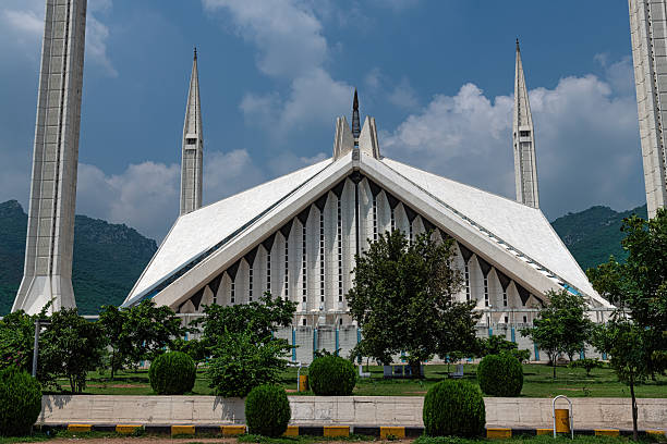 istock Faisal Mosque Islamabad Pakistan Asia 2208403121