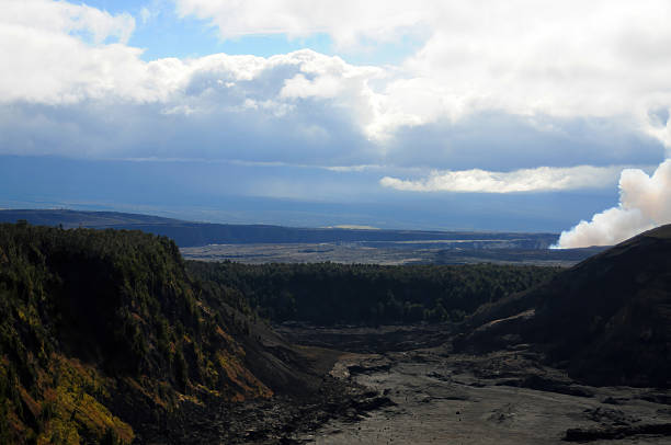 istock Kilauea Volcano Big Island Hawaii 2208479664