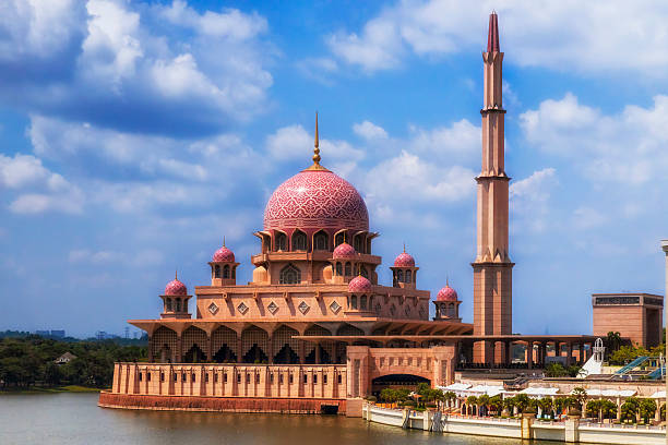istock My Putra lakeshore mosque 2208718268