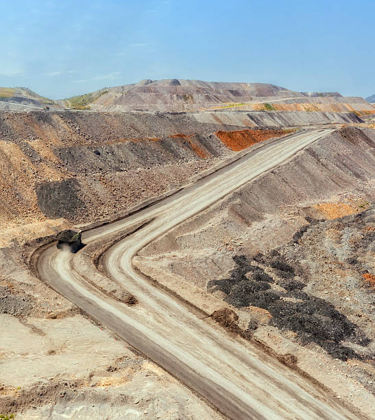 istock D Mine Arthur close Truck vert 2208719335