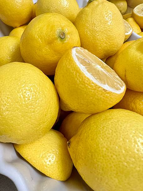 Bowl of lemons
