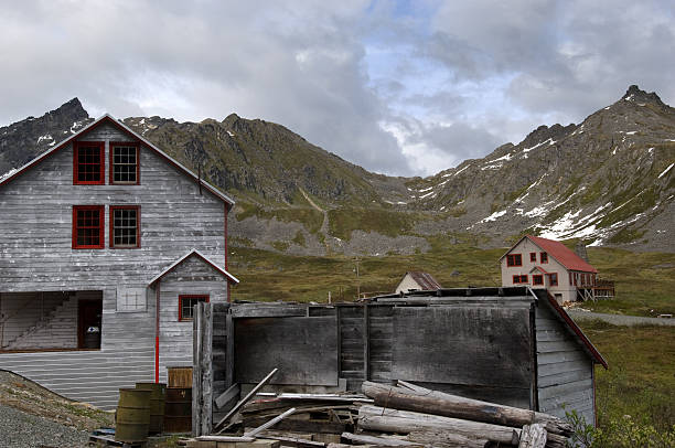 Independence Mine State Historical Park Historic bunkhouses and sheds in Independence Mine State Historical Park on Hatcher Pass, one of the largest gold mines camps in Alaska history, USA alaska gold rush stock pictures, royalty-free photos & images